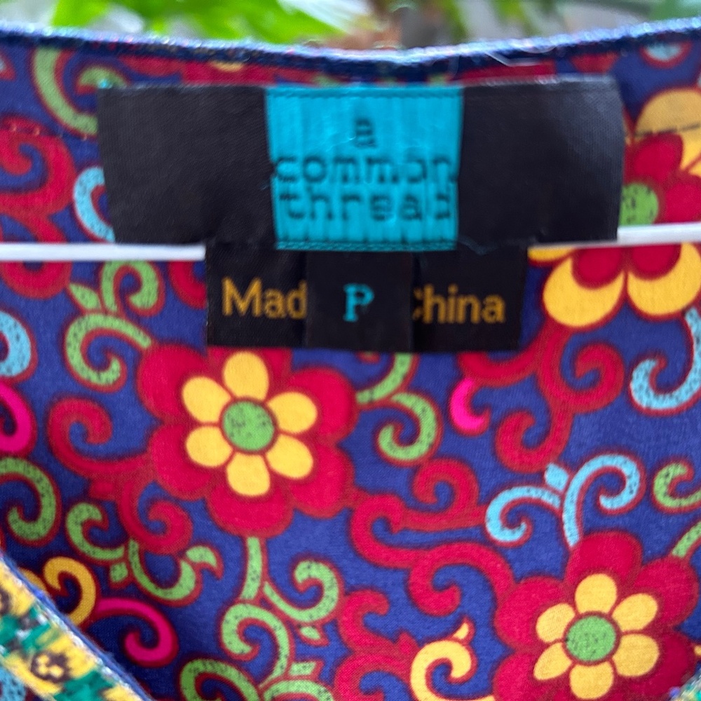 Colorful Asymmetrical Size P SILK & SPANDEX TOP - Picture 6 of 8